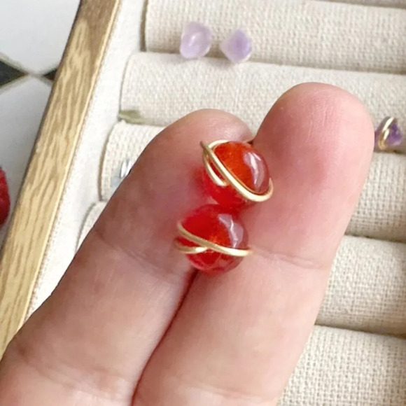 Untreated Ruby dainty gold handmade stud statement earrings - Picture 1 of 2